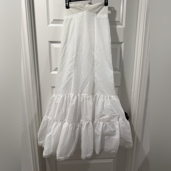 Elegant Strapless Ivory Wedding Dress - Picture 13 of 15